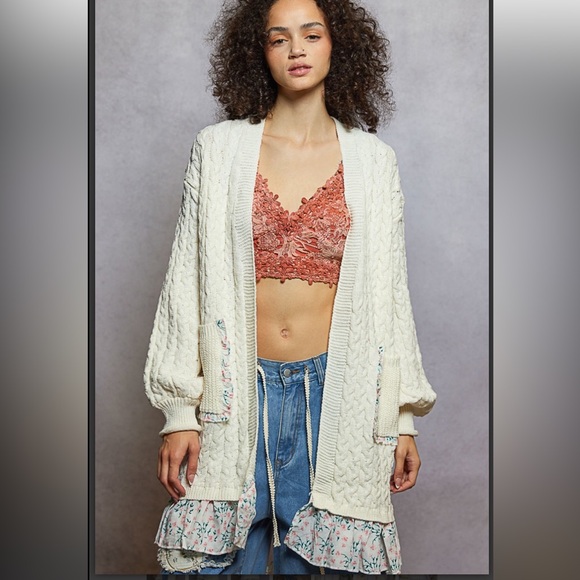 POL Cream Cable Knit Cardigan with Floral Trim - Picture 4 of 6